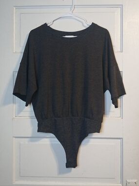 Pink Lily Womens Gray Dolman Sleeve Bodysuit Size M Stretch Casual Short Sleeve